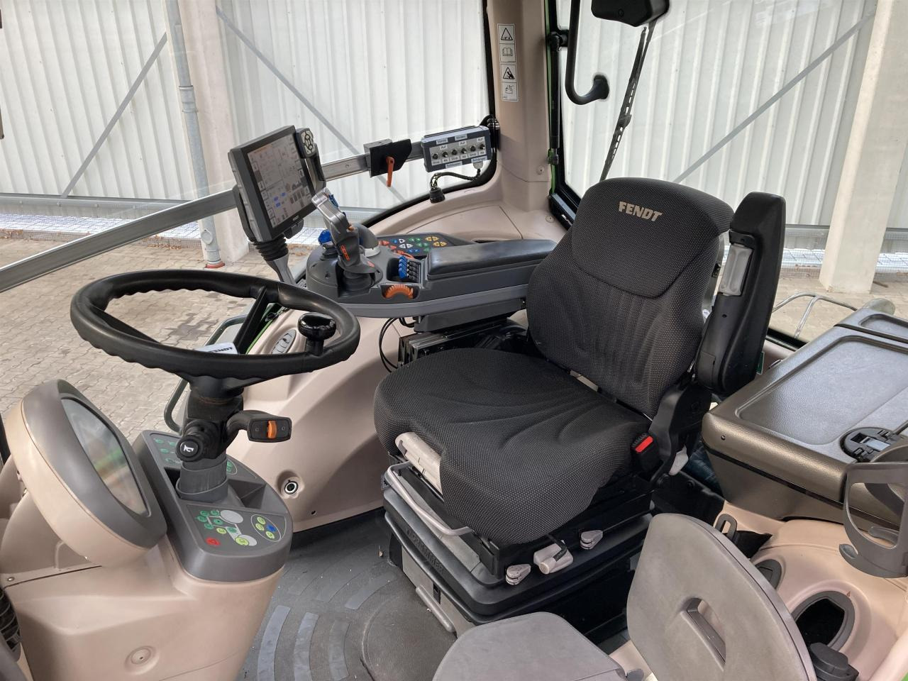 Locação de Fendt 933 Vario Profi Plus Fendt 933 Vario Profi Plus: foto 17 Locação de Fendt 933 Vario Profi Plus Fendt 933 Vario Profi Plus: foto 17