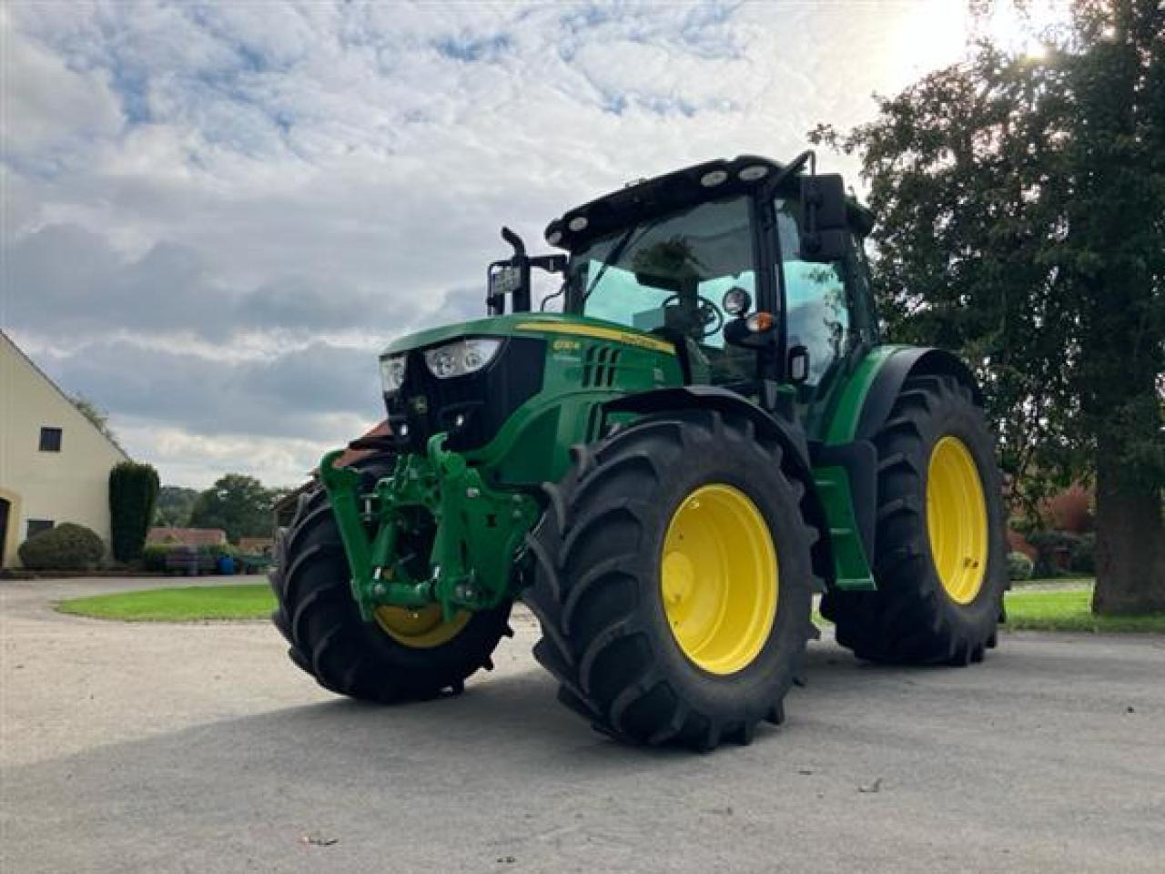 John Deere 6130R - Trator: foto 1 John Deere 6130R - Trator: foto 1