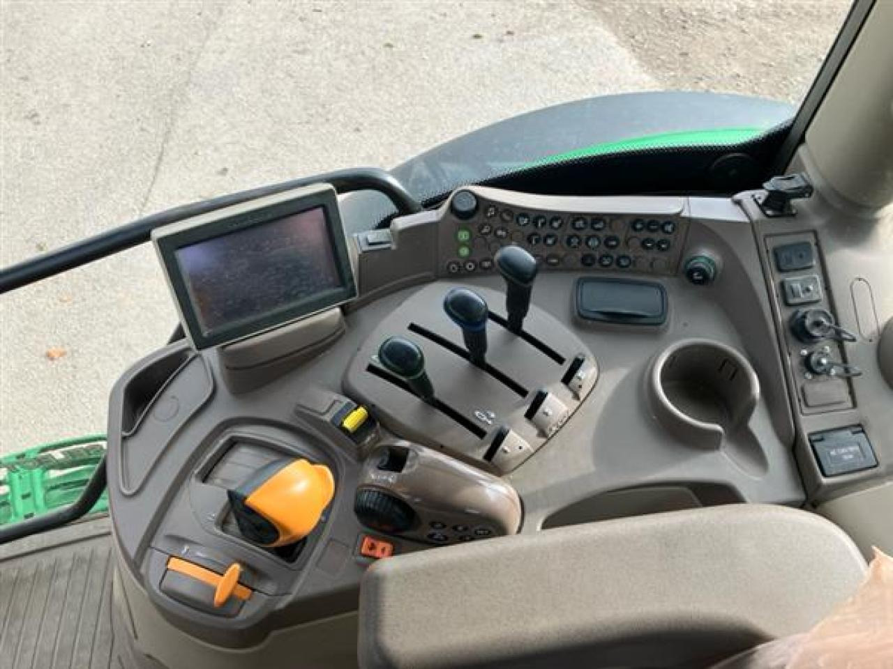 John Deere 6130R - Trator: foto 4 John Deere 6130R - Trator: foto 4