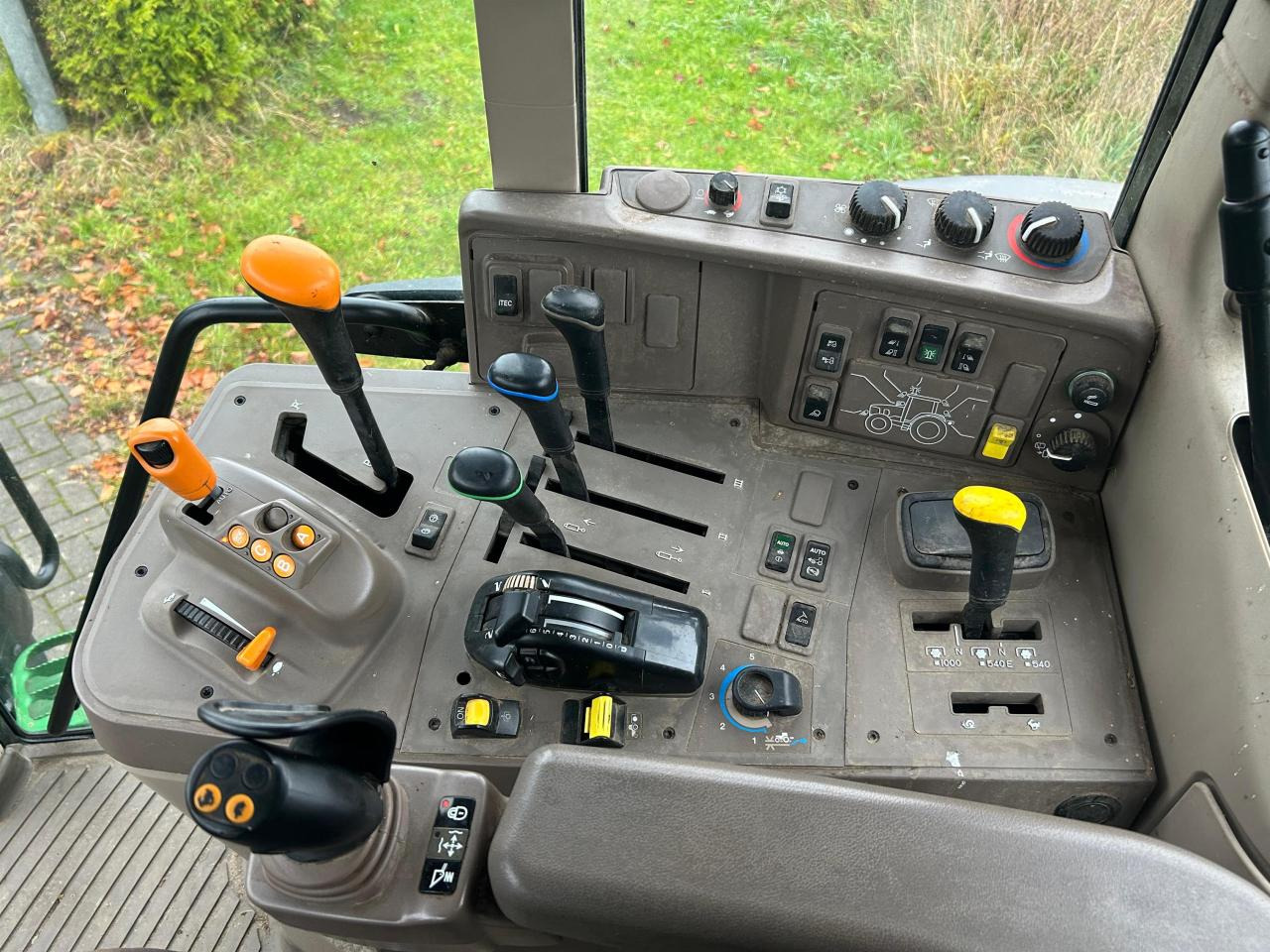 John Deere 6155M - Trator: foto 5 John Deere 6155M - Trator: foto 5