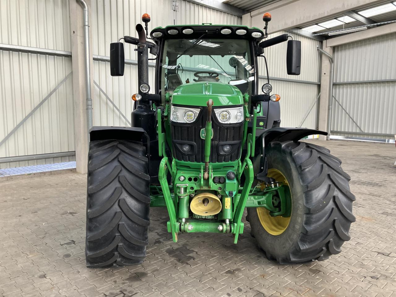 John Deere 6155R - Trator: foto 3 John Deere 6155R - Trator: foto 3