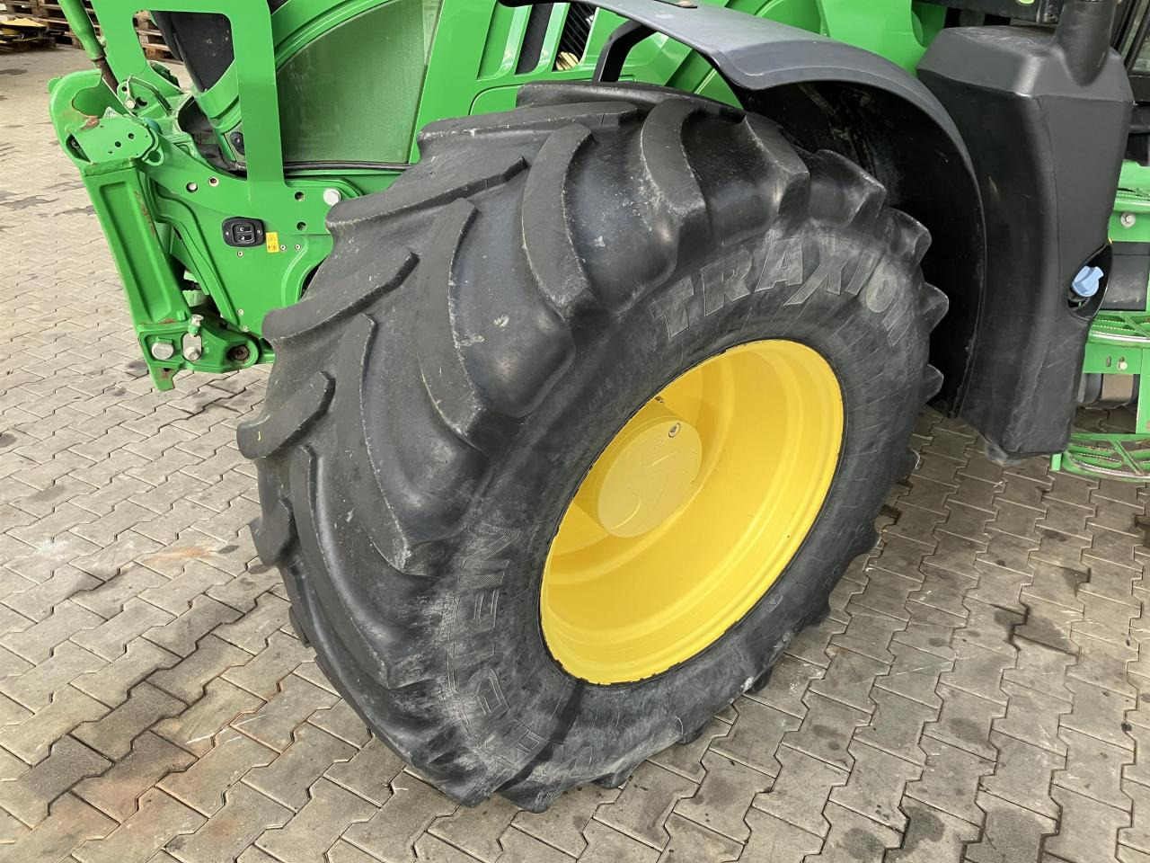 John Deere 6155R - Trator: foto 2 John Deere 6155R - Trator: foto 2