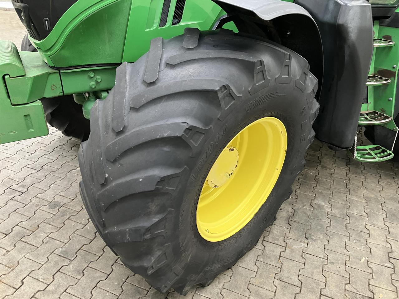 John Deere 6170R - Trator: foto 2 John Deere 6170R - Trator: foto 2