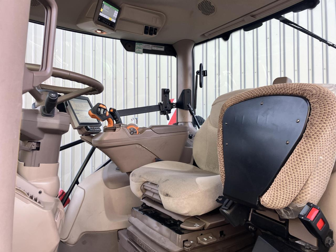 John Deere 6R 215 - Trator: foto 5 John Deere 6R 215 - Trator: foto 5