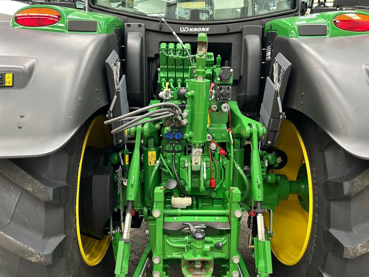 Trator John Deere 6R 215: foto 6