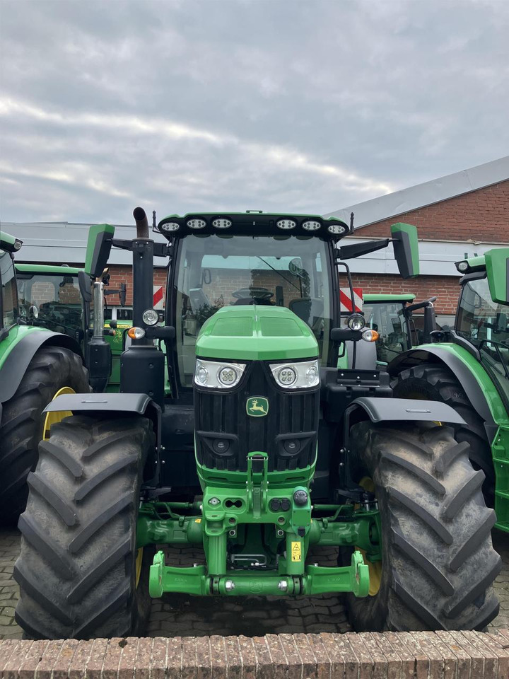 John Deere 6R 215 - Trator: foto 3 John Deere 6R 215 - Trator: foto 3