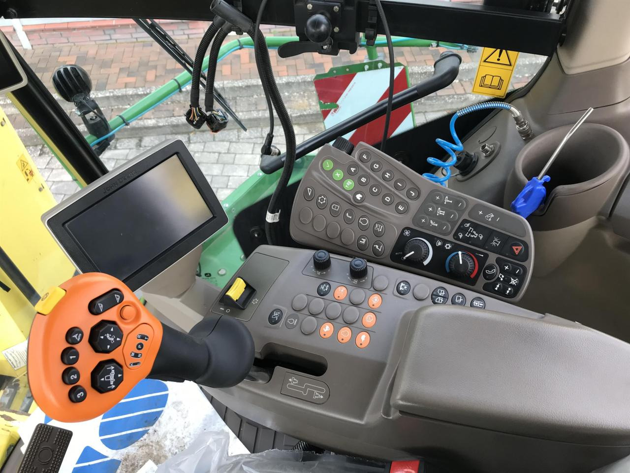 Picadora de forragem automotriz John Deere 8600: foto 8