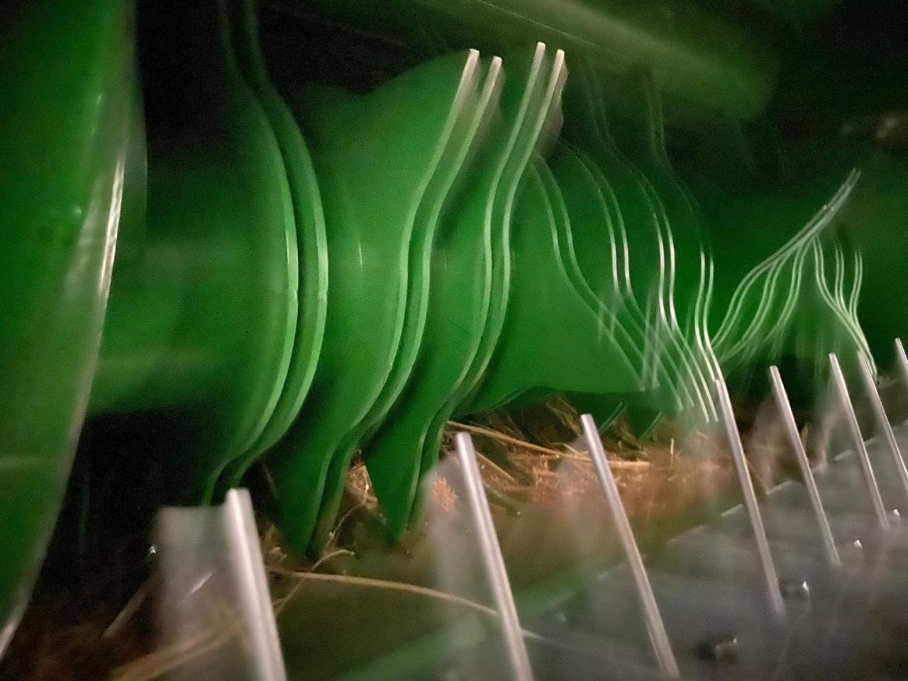 John Deere V451M MaxiCut 13 - Enfardadeira de fardos redondos: foto 5 John Deere V451M MaxiCut 13 - Enfardadeira de fardos redondos: foto 5