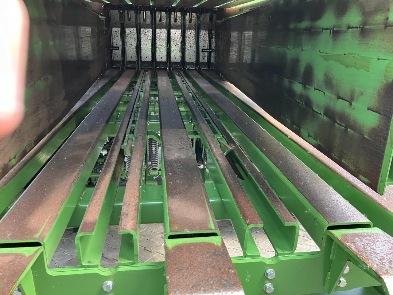 Enfardadeira de fardos quadrados Krone Big Pack 1270 VC: foto 9