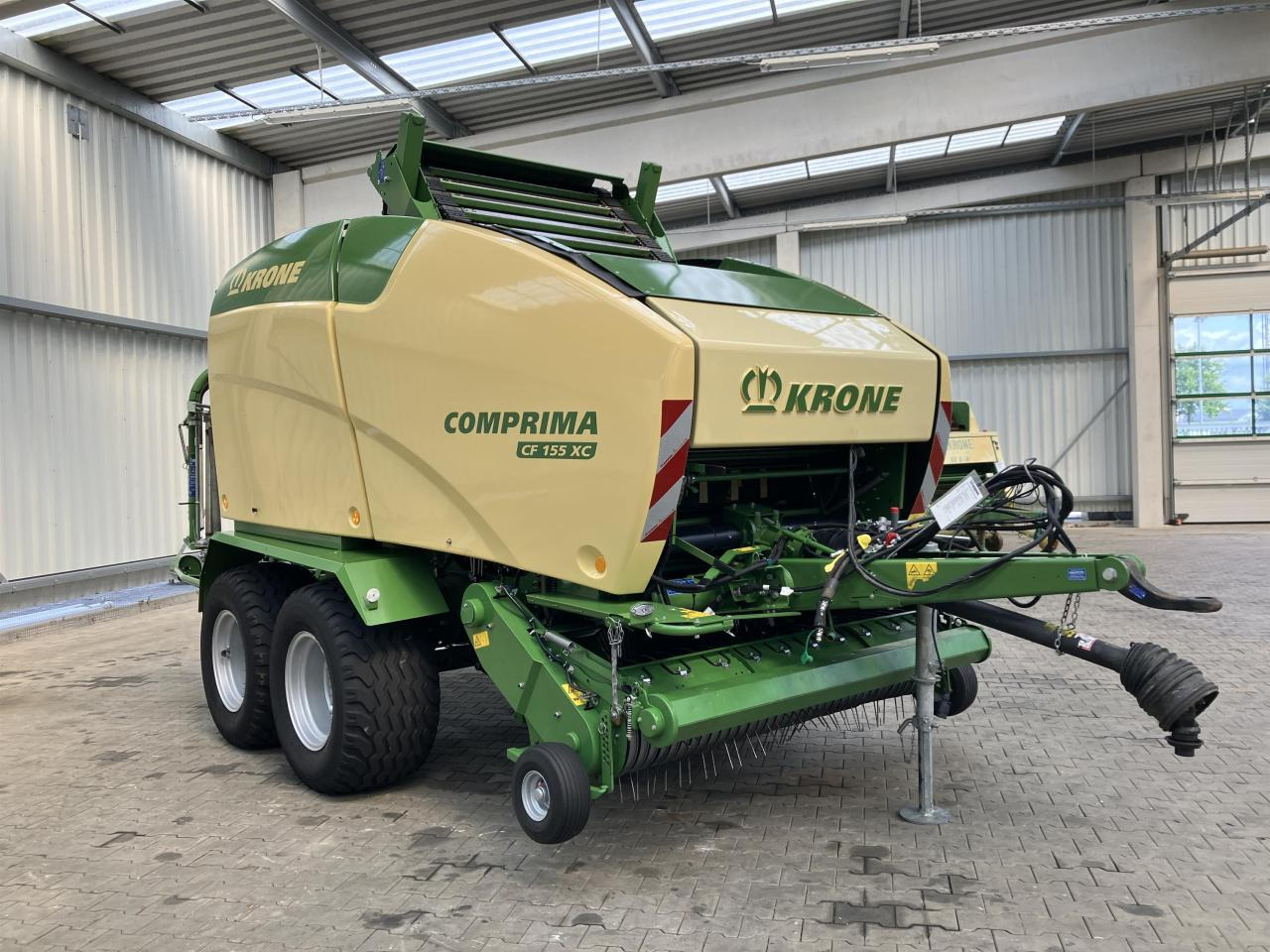 Krone CF 155 XC Comprima - Enfardadeira de fardos redondos: foto 1 Krone CF 155 XC Comprima - Enfardadeira de fardos redondos: foto 1