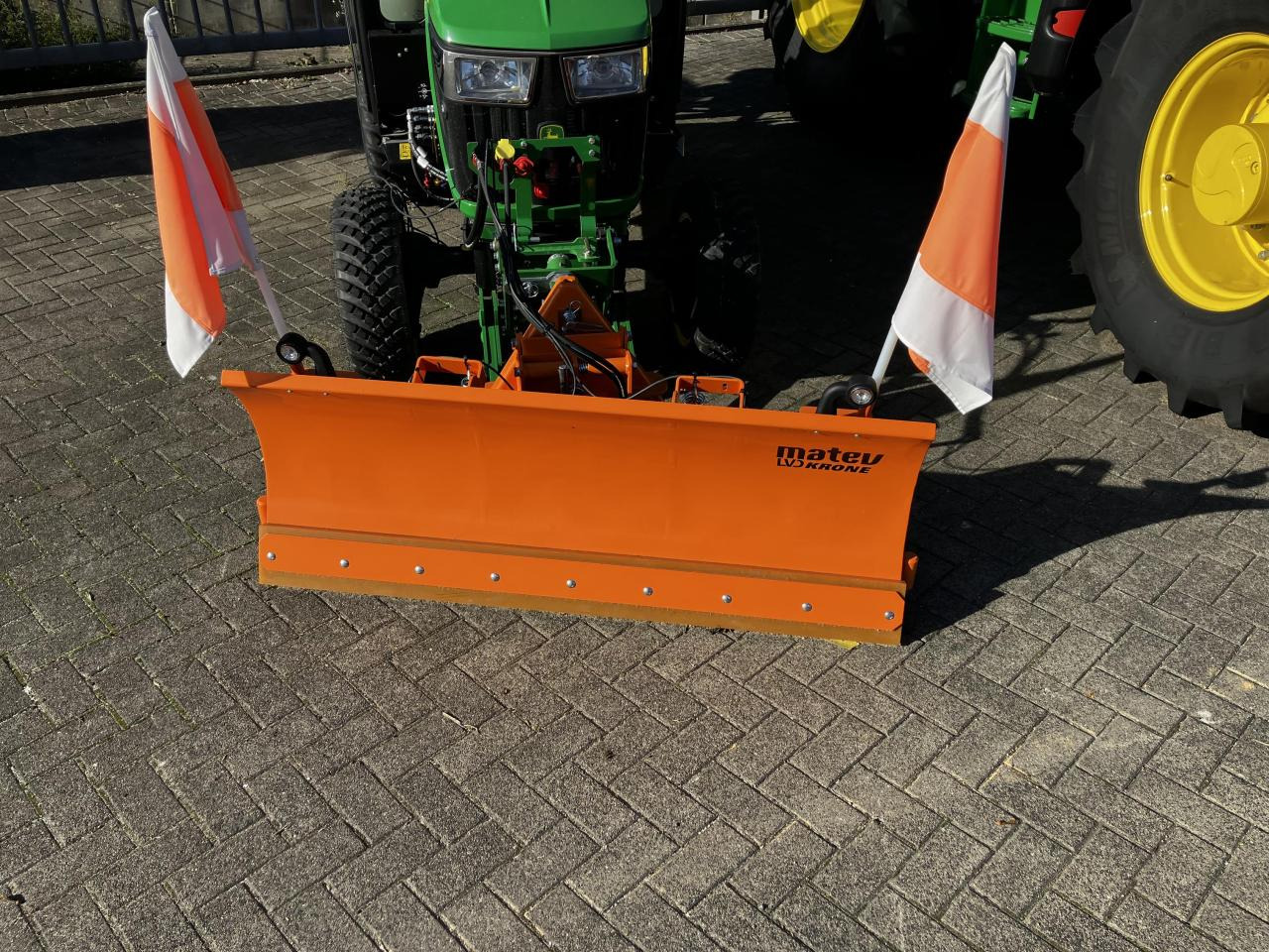 Matev SRM-FB 150 - Balde: foto 1 Matev SRM-FB 150 - Balde: foto 1