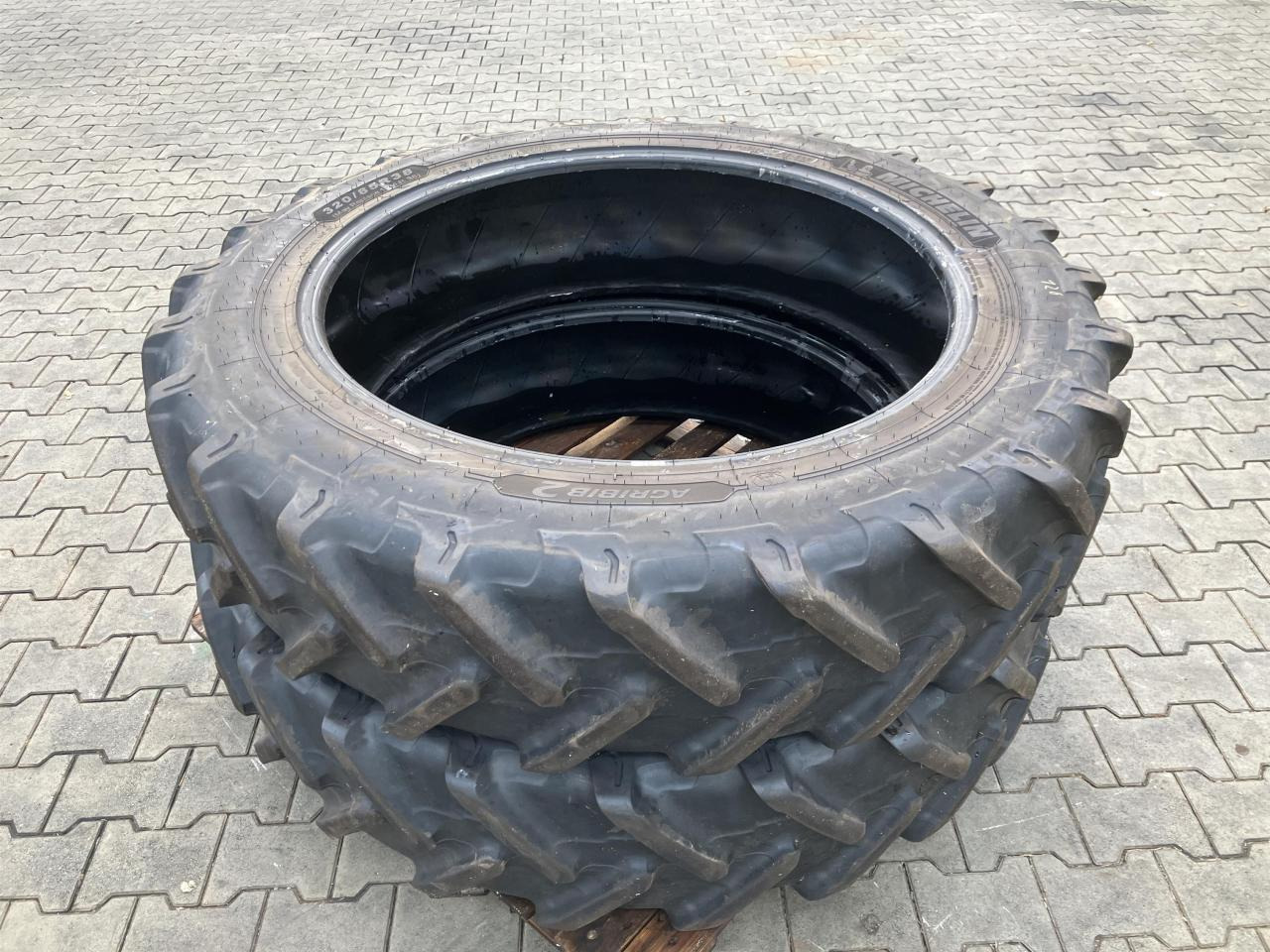 Michelin 320/85R38 - Pneu de Máquina agrícola: foto 1 Michelin 320/85R38 - Pneu de Máquina agrícola: foto 1