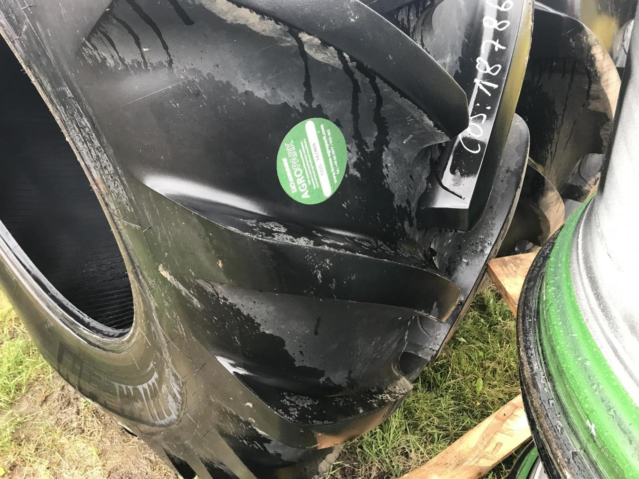 Michelin 710/70R42 - Pneu de Máquina agrícola: foto 3 Michelin 710/70R42 - Pneu de Máquina agrícola: foto 3