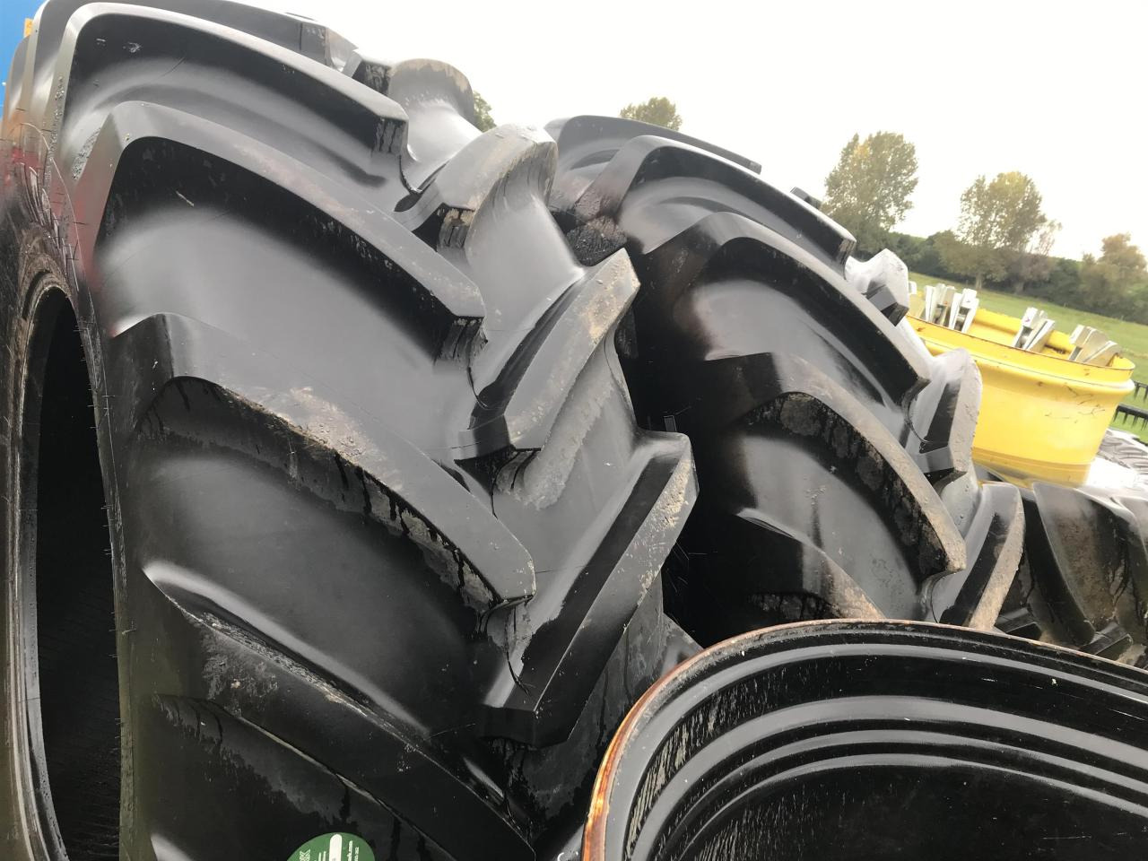 Michelin 710/70R42 - Pneu de Máquina agrícola: foto 1 Michelin 710/70R42 - Pneu de Máquina agrícola: foto 1