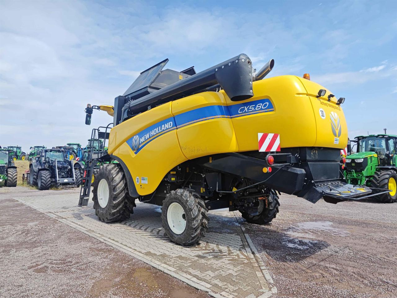 New Holland CX 5.80 - Ceifeira debulhadora: foto 4 New Holland CX 5.80 - Ceifeira debulhadora: foto 4