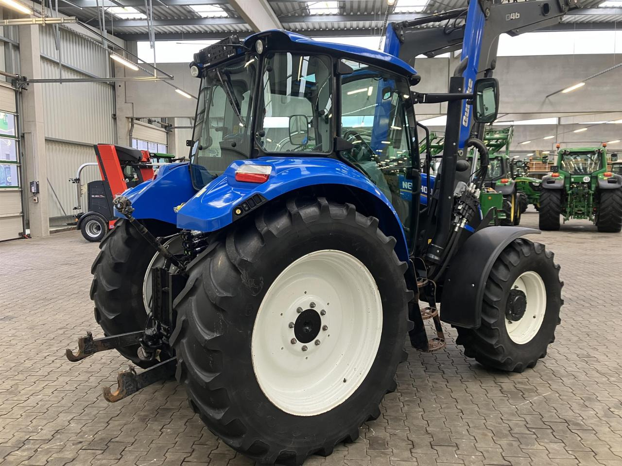 New Holland T 5.105 - Trator: foto 4 New Holland T 5.105 - Trator: foto 4