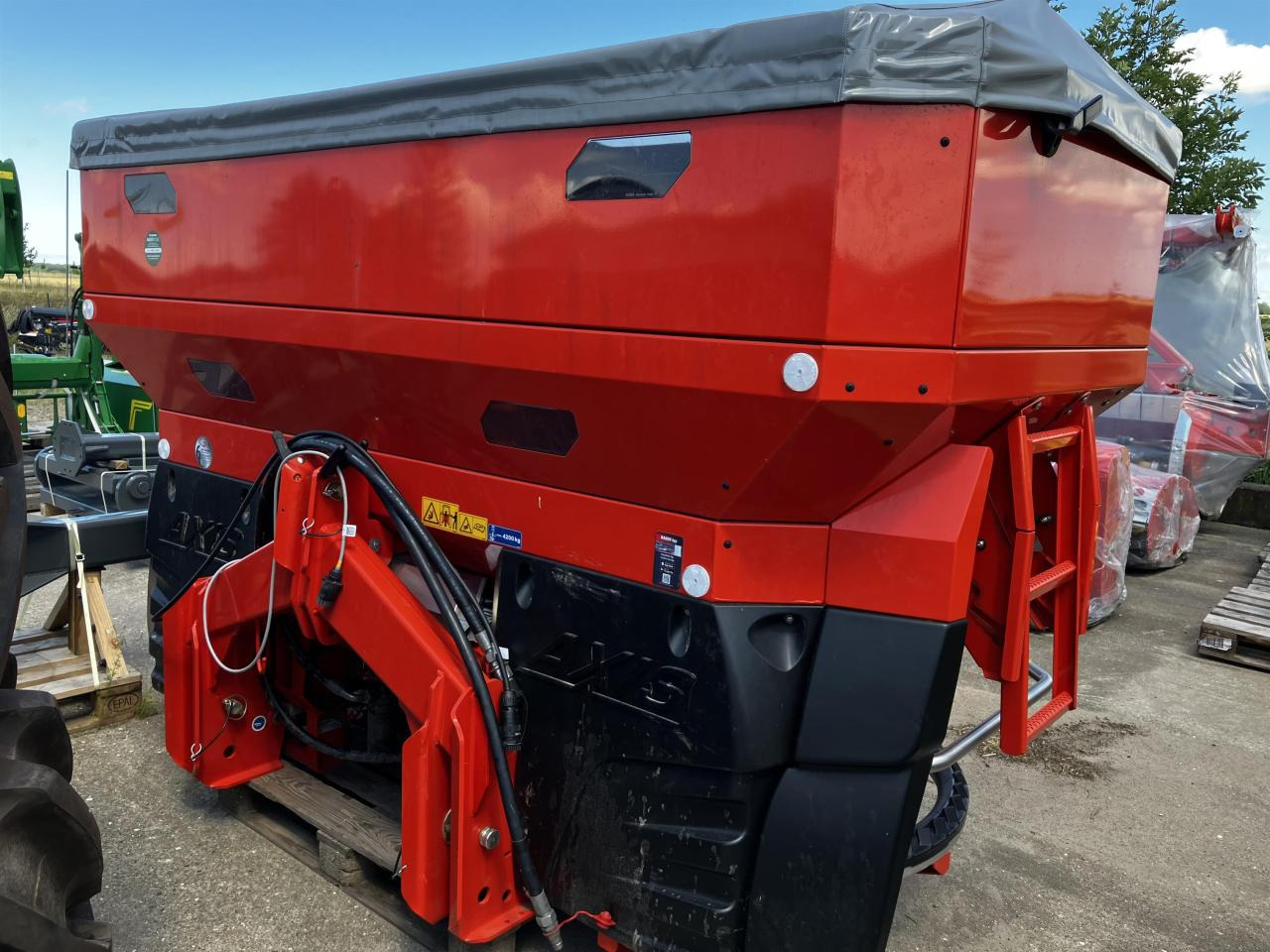 Rauch Axis H 50.2 EMC + W - Distribuidor de fertilizantes: foto 4 Rauch Axis H 50.2 EMC + W - Distribuidor de fertilizantes: foto 4