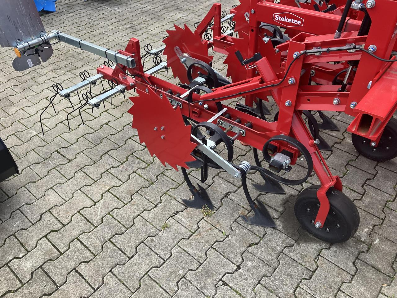 Steketee EC-Weeder 80:8 & EC-Steer 70:7 - Grade de dentes flexíveis: foto 3 Steketee EC-Weeder 80:8 & EC-Steer 70:7 - Grade de dentes flexíveis: foto 3