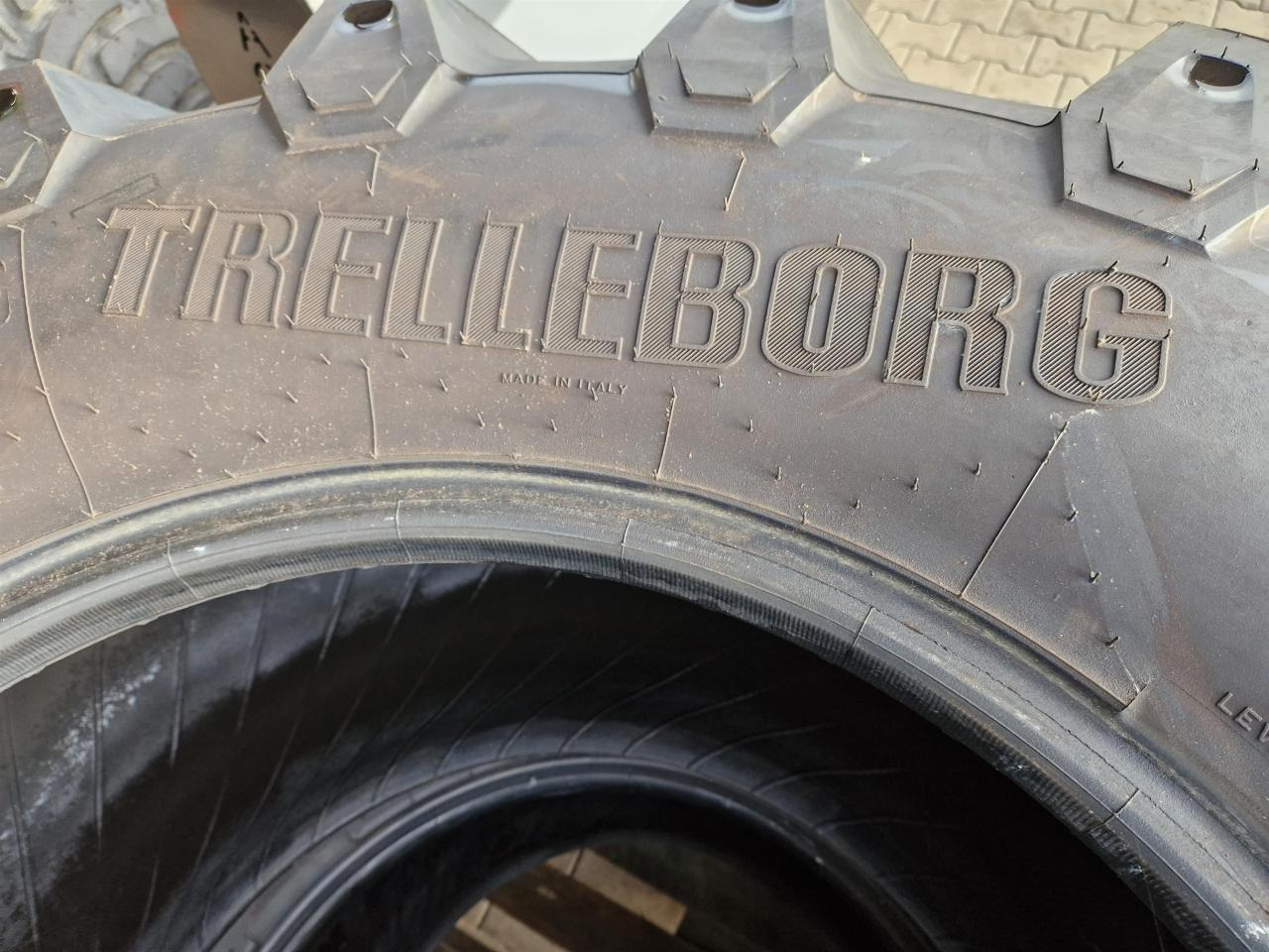 Trelleborg 600/65R28 - Pneu de Máquina agrícola: foto 3 Trelleborg 600/65R28 - Pneu de Máquina agrícola: foto 3