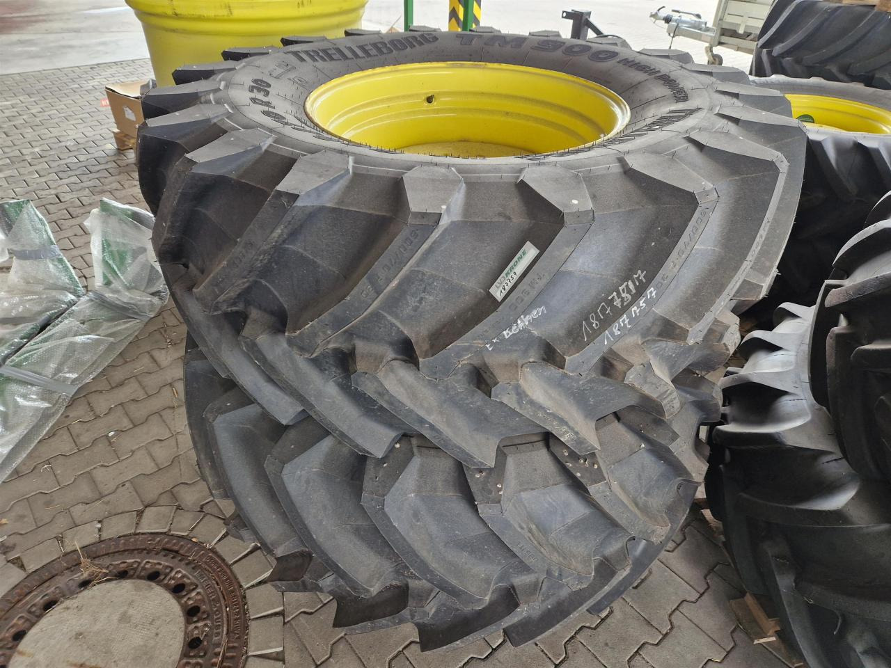 Trelleborg 600/70R30 - Pneu de Máquina agrícola: foto 1 Trelleborg 600/70R30 - Pneu de Máquina agrícola: foto 1