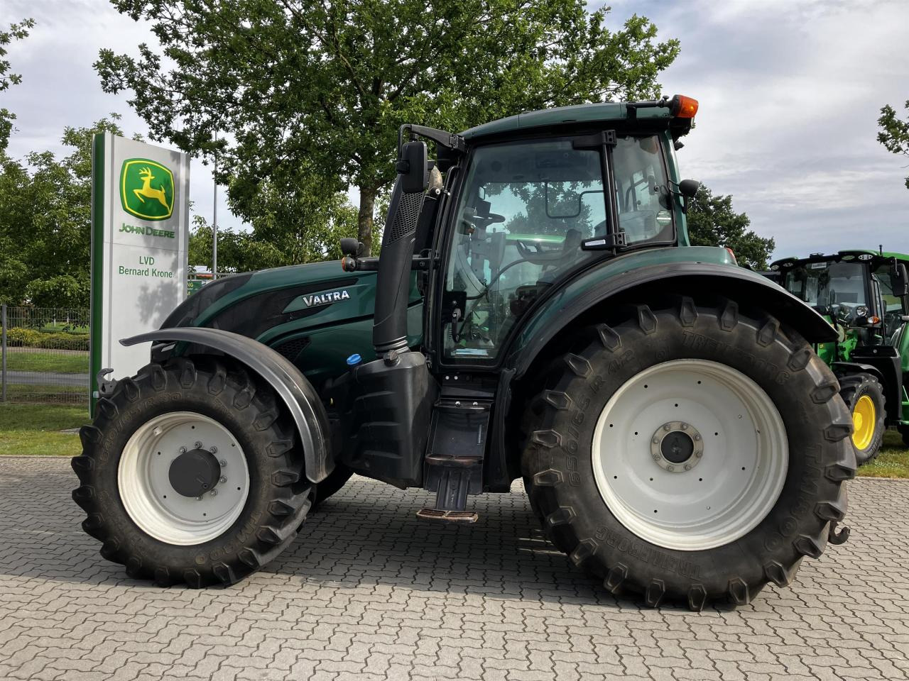 Valtra T174 Versu - Trator: foto 1 Valtra T174 Versu - Trator: foto 1