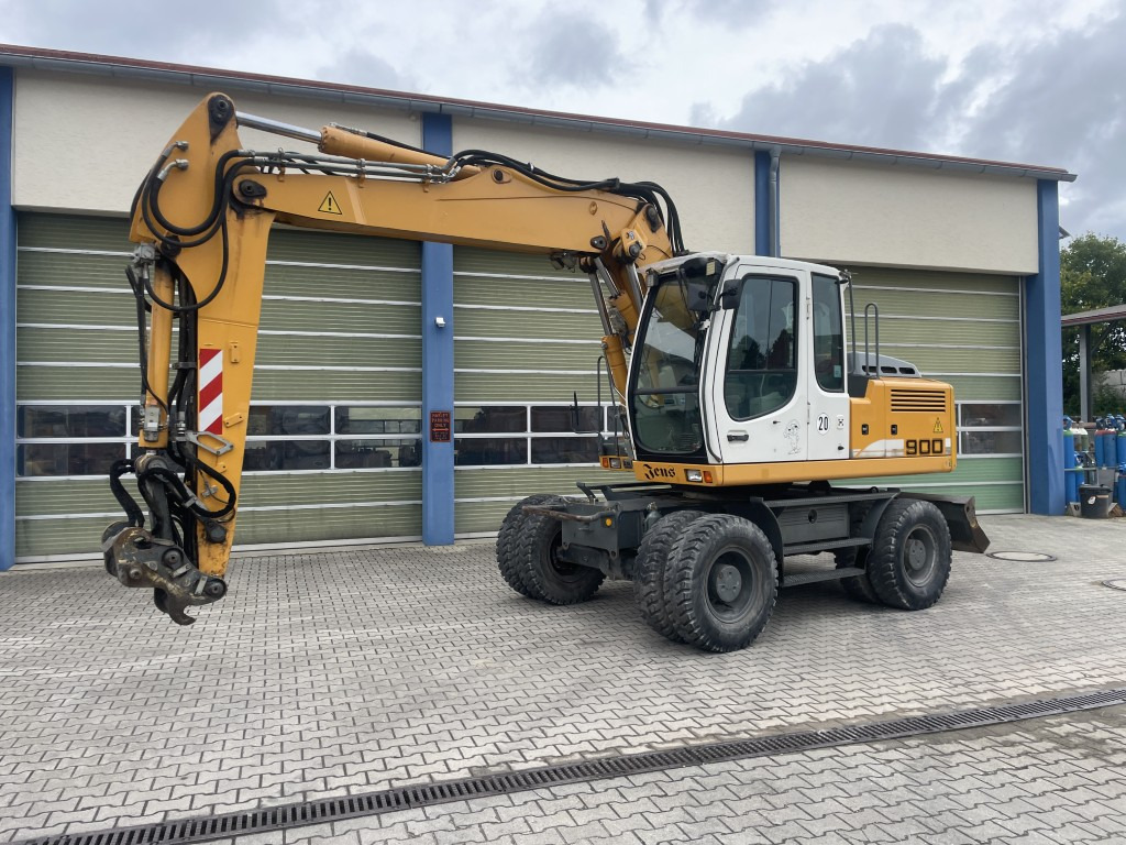 Liebherr A 900 C Litronic - Escavadeira de rodas: foto 1 Liebherr A 900 C Litronic - Escavadeira de rodas: foto 1