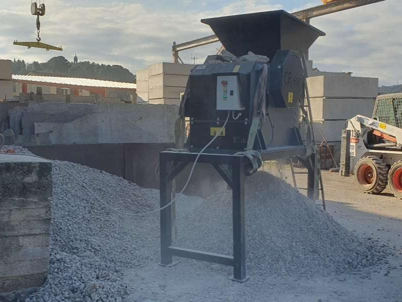 CM Crusher CR 600 Electric jaw crusher - Britadeira móvel: foto 1 CM Crusher CR 600 Electric jaw crusher - Britadeira móvel: foto 1