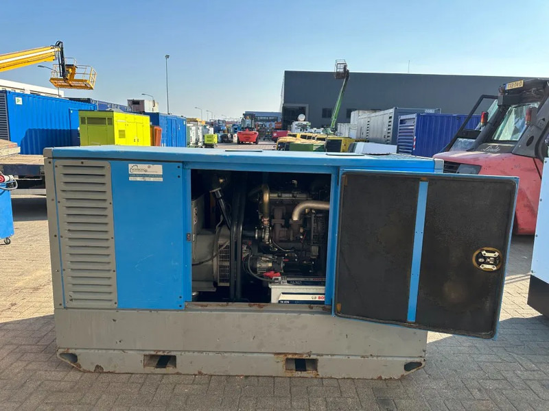 Gerador elétrico Atlas-Copco QAS 60 Perkins Stamford 60 kVA Silent Rental generatorset: foto 7