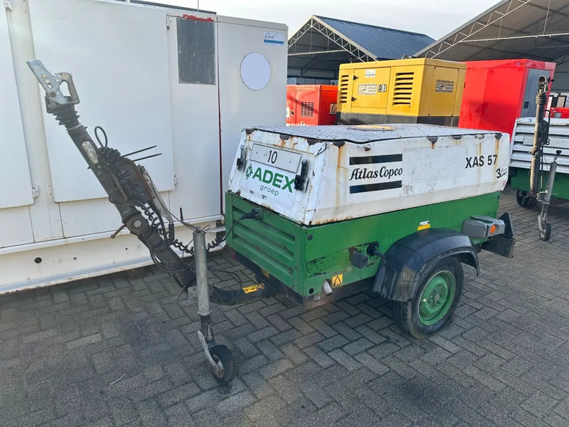 Atlas-Copco XAS 57 DD Deutz 3 m3 / min 23 kW 7 Bar Mobiele Diesel Compressor op aanhanger - Compressor de ar: foto 2 Atlas-Copco XAS 57 DD Deutz 3 m3 / min 23 kW 7 Bar Mobiele Diesel Compressor op aanhanger - Compressor de ar: foto 2