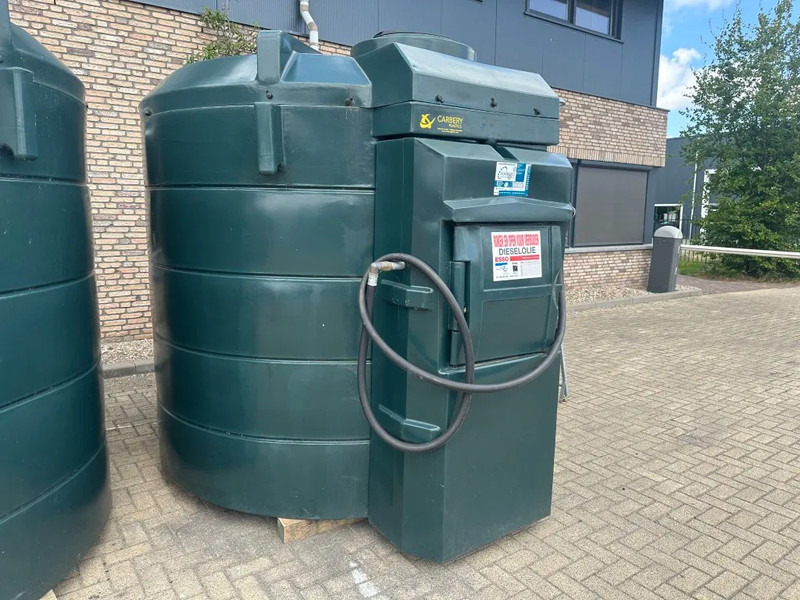 Carbery Kiwa dubbelwandig met mangat Dieseltank 5700 liter met 230 V pompset New ! Overstock - Contêiner marítimo: foto 3 Carbery Kiwa dubbelwandig met mangat Dieseltank 5700 liter met 230 V pompset New ! Overstock - Contêiner marítimo: foto 3