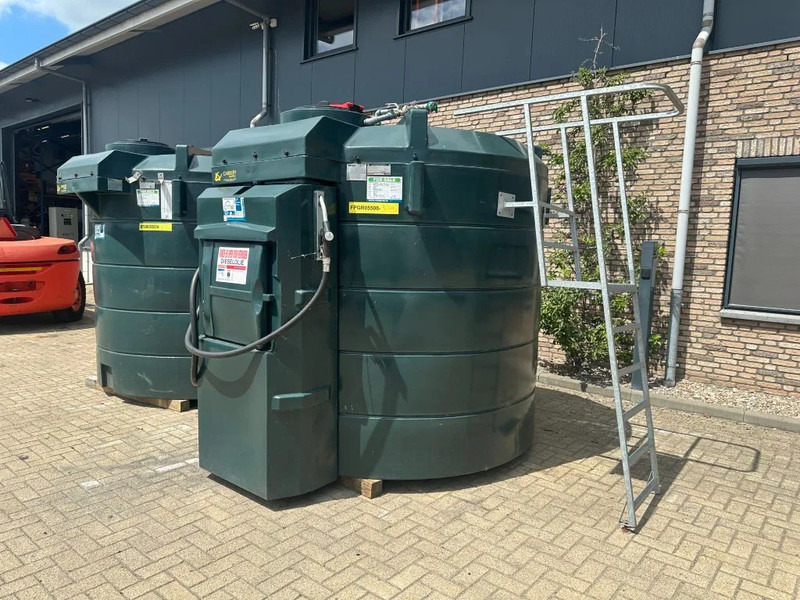 Carbery Kiwa dubbelwandig met mangat Dieseltank 5700 liter met 230 V pompset New ! Overstock - Contêiner marítimo: foto 5 Carbery Kiwa dubbelwandig met mangat Dieseltank 5700 liter met 230 V pompset New ! Overstock - Contêiner marítimo: foto 5