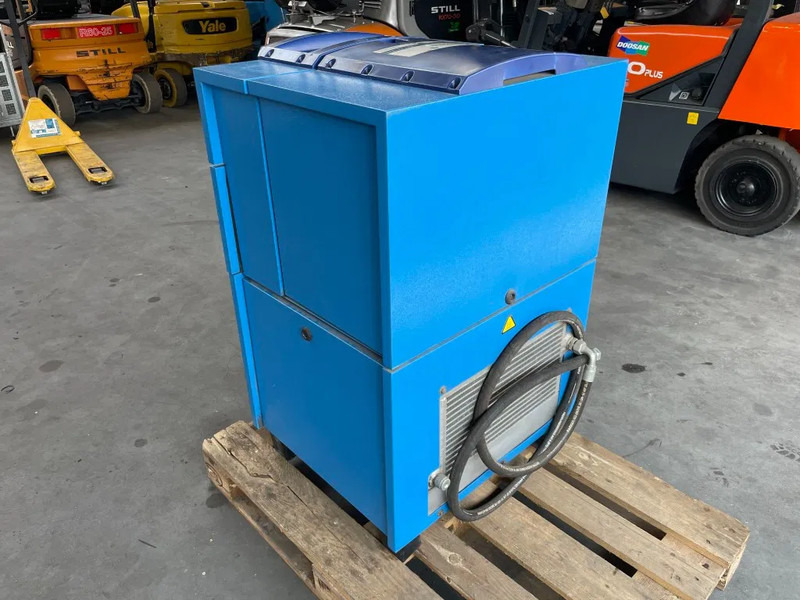 Compair L07 - 7,5A Schroefcompressor 750L/min als nieuw! - Compressor de ar: foto 5 Compair L07 - 7,5A Schroefcompressor 750L/min als nieuw! - Compressor de ar: foto 5