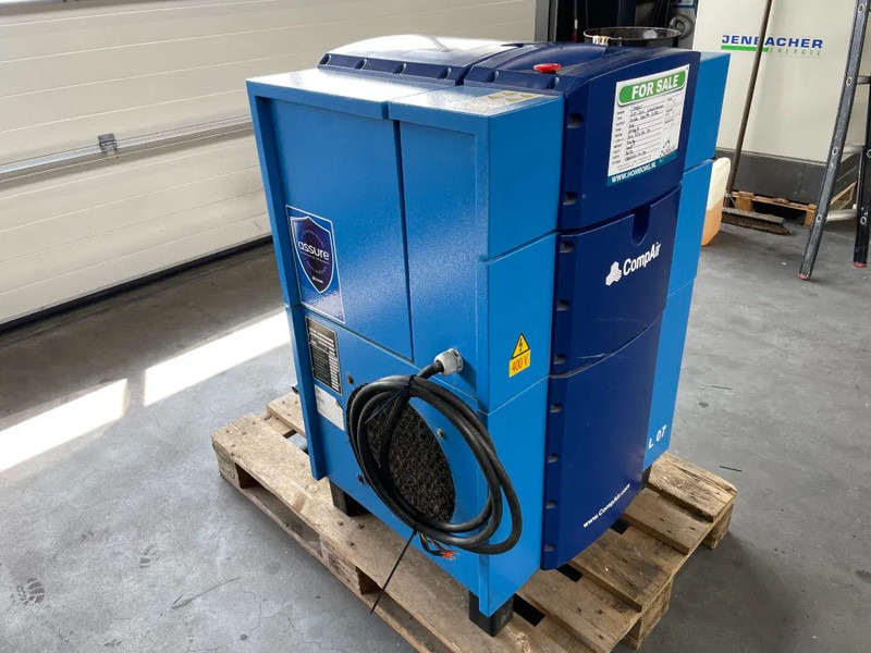 Compair L07 - 7,5A Schroefcompressor 750L/min als nieuw! - Compressor de ar: foto 2 Compair L07 - 7,5A Schroefcompressor 750L/min als nieuw! - Compressor de ar: foto 2