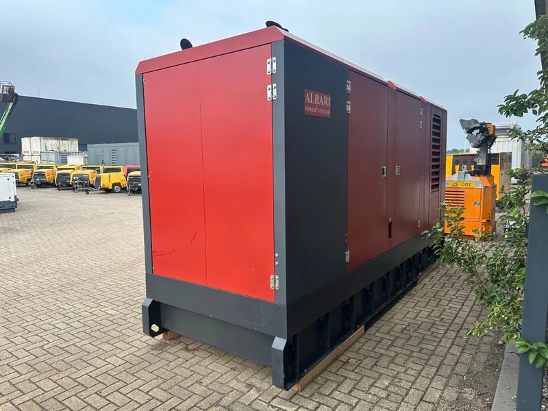 Gerador elétrico Doosan Mecc Alte Spa 680 kVA Silent generatorset as New Demo 2021 !: foto 15 Gerador elétrico Doosan Mecc Alte Spa 680 kVA Silent generatorset as New Demo 2021 !: foto 15