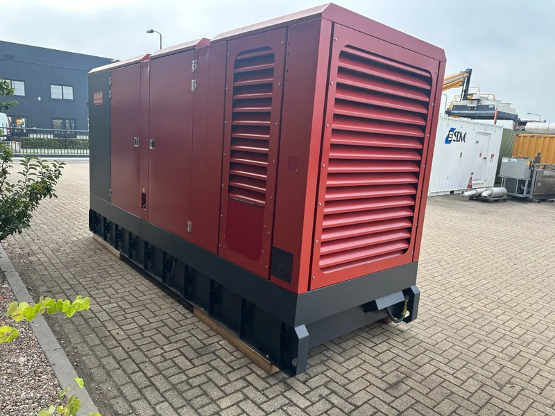 Gerador elétrico Doosan Mecc Alte Spa 680 kVA Silent generatorset as New Demo 2021 !: foto 10 Gerador elétrico Doosan Mecc Alte Spa 680 kVA Silent generatorset as New Demo 2021 !: foto 10