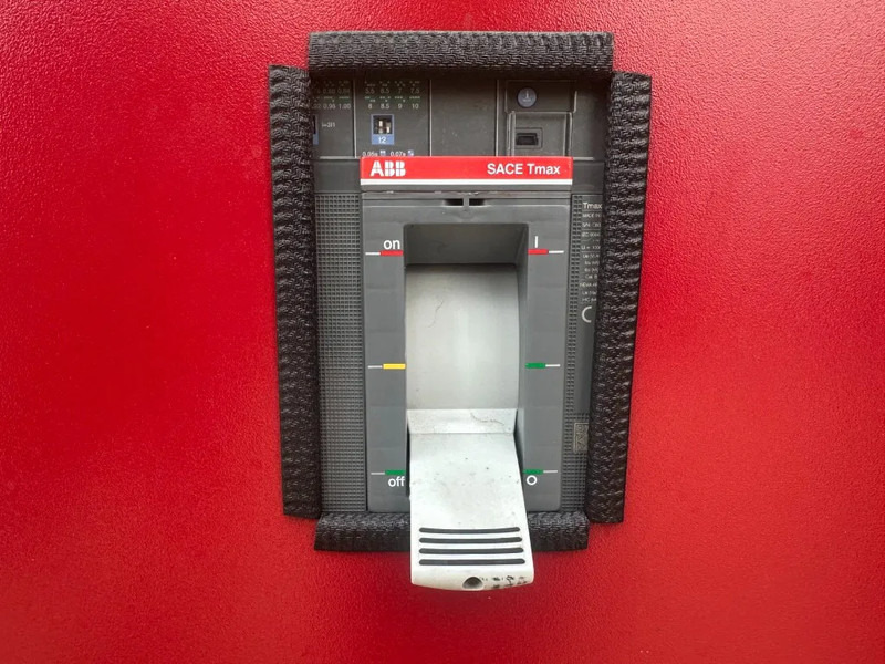 Gerador elétrico Doosan Mecc Alte Spa 680 kVA Silent generatorset as New Demo 2021 !: foto 14 Gerador elétrico Doosan Mecc Alte Spa 680 kVA Silent generatorset as New Demo 2021 !: foto 14