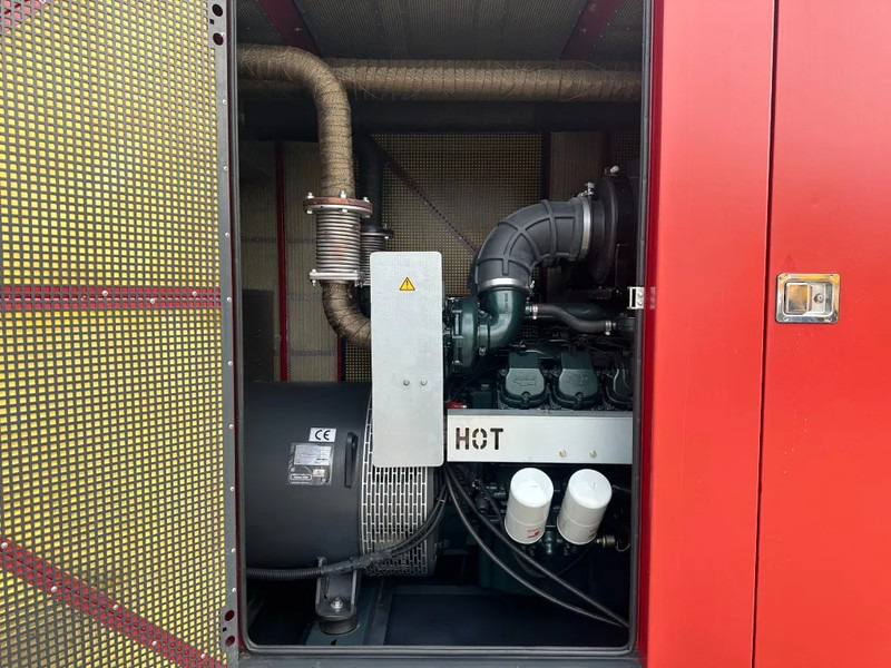 Gerador elétrico Doosan Mecc Alte Spa 680 kVA Silent generatorset as New Demo 2021 !: foto 19 Gerador elétrico Doosan Mecc Alte Spa 680 kVA Silent generatorset as New Demo 2021 !: foto 19