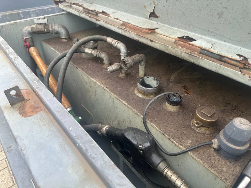 IBC Steenbergen Kiwa IBC 2000 liter dieseltank met handpomp Milieutank - Depósito de armazenamento: foto 4 IBC Steenbergen Kiwa IBC 2000 liter dieseltank met handpomp Milieutank - Depósito de armazenamento: foto 4