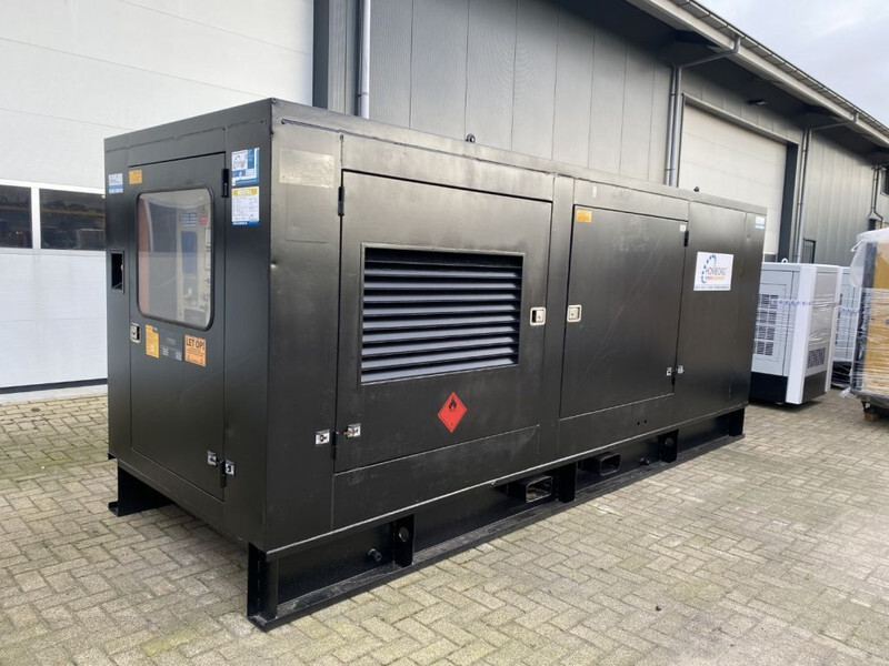 Iveco 8210 Mecc Alte Spa 330 kVA Silent generatorset - Gerador elétrico: foto 5 Iveco 8210 Mecc Alte Spa 330 kVA Silent generatorset - Gerador elétrico: foto 5