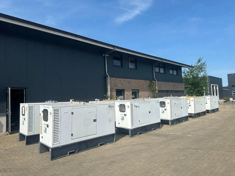 Iveco FPT NEF45 SM1A.A004 Stamford 60 kVA Silent Rental generatorset - Gerador elétrico: foto 2 Iveco FPT NEF45 SM1A.A004 Stamford 60 kVA Silent Rental generatorset - Gerador elétrico: foto 2