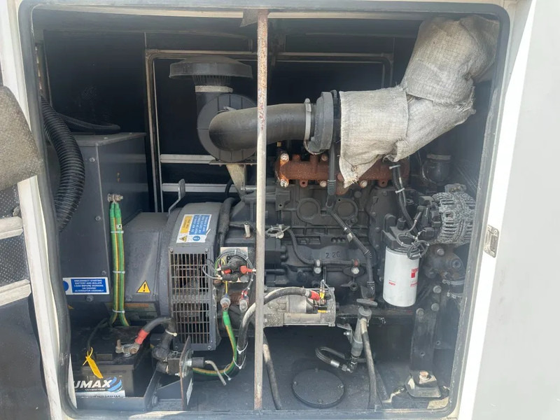 Iveco FPT NEF45 SM1A.A004 Stamford 60 kVA Silent Rental generatorset - Gerador elétrico: foto 3 Iveco FPT NEF45 SM1A.A004 Stamford 60 kVA Silent Rental generatorset - Gerador elétrico: foto 3