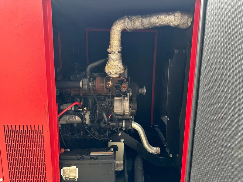 Iveco FPT Tecnogen Mecc Alte Spa 40 kVA Silent generatorset - Gerador elétrico: foto 4 Iveco FPT Tecnogen Mecc Alte Spa 40 kVA Silent generatorset - Gerador elétrico: foto 4