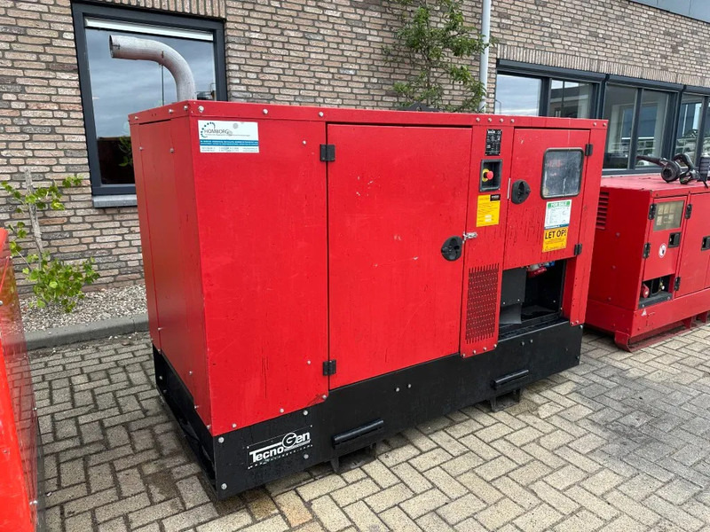 Iveco FPT Tecnogen Mecc Alte Spa 40 kVA Silent generatorset - Gerador elétrico: foto 5 Iveco FPT Tecnogen Mecc Alte Spa 40 kVA Silent generatorset - Gerador elétrico: foto 5