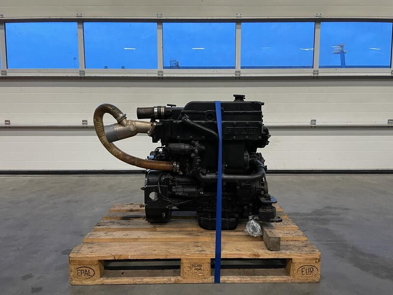 Iveco Fiat 8141 Diesel Motor 4 cilinder 53 kW / 74 PK Diesel Engine - Motor de Caminhão: foto 4 Iveco Fiat 8141 Diesel Motor 4 cilinder 53 kW / 74 PK Diesel Engine - Motor de Caminhão: foto 4