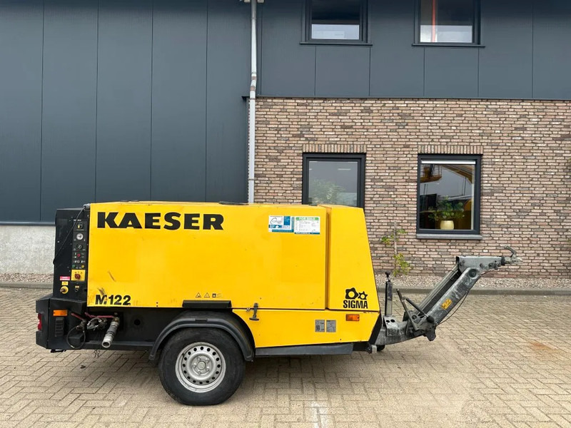 Kaeser M122 Deutz 11.1 m3 / min 10 Bar 83 kW Mobiele Diesel Compressor - Compressor de ar: foto 1 Kaeser M122 Deutz 11.1 m3 / min 10 Bar 83 kW Mobiele Diesel Compressor - Compressor de ar: foto 1