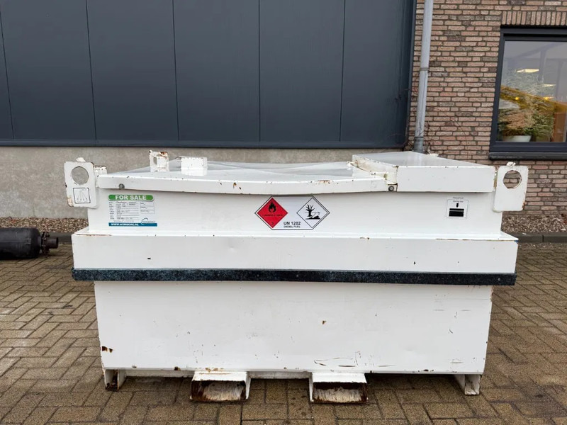 Kiwa IBC Steenbergen 1150 liter Kiwa IBC Dieseltank met handpomp - Contêiner marítimo: foto 1 Kiwa IBC Steenbergen 1150 liter Kiwa IBC Dieseltank met handpomp - Contêiner marítimo: foto 1