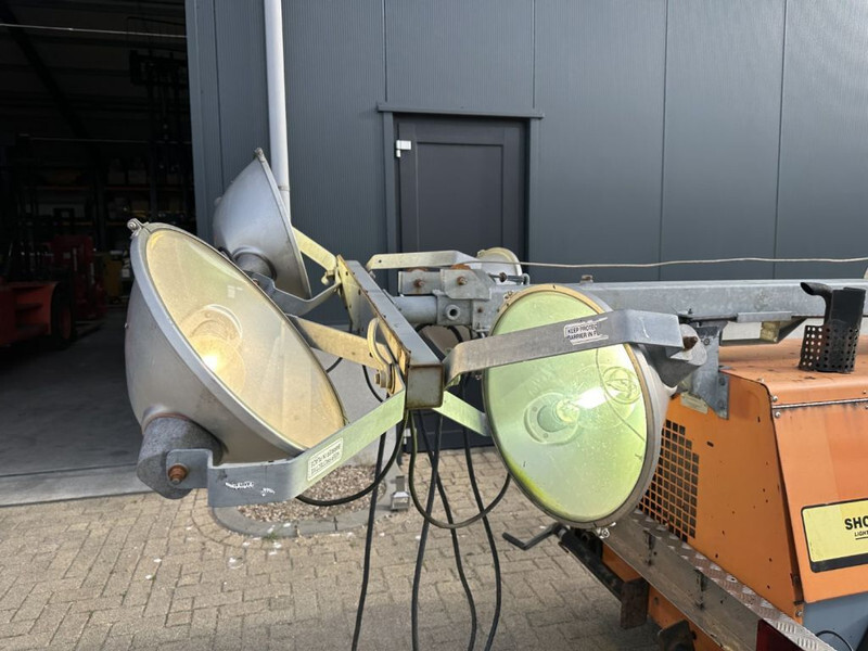 Kubota D905 Allmand Mobiele Lichtmast Aggregaat Light Tower 8.1 meter - Torre de iluminação: foto 2 Kubota D905 Allmand Mobiele Lichtmast Aggregaat Light Tower 8.1 meter - Torre de iluminação: foto 2