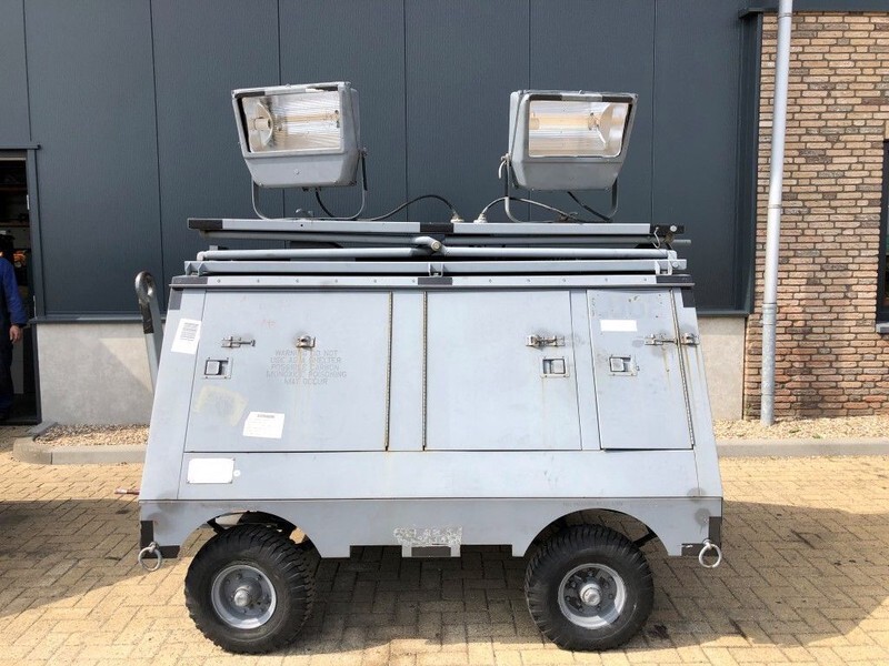 Kubota Kohler Portable Floodlight NF2D Kohler Portable Floodlight NF2D 7 kW light generatorset - Torre de iluminação: foto 2 Kubota Kohler Portable Floodlight NF2D Kohler Portable Floodlight NF2D 7 kW light generatorset - Torre de iluminação: foto 2