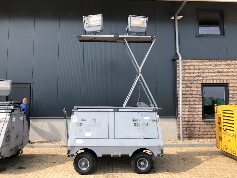 Kubota Kohler Portable Floodlight NF2D Kohler Portable Floodlight NF2D 7 kW light generatorset - Torre de iluminação: foto 1 Kubota Kohler Portable Floodlight NF2D Kohler Portable Floodlight NF2D 7 kW light generatorset - Torre de iluminação: foto 1