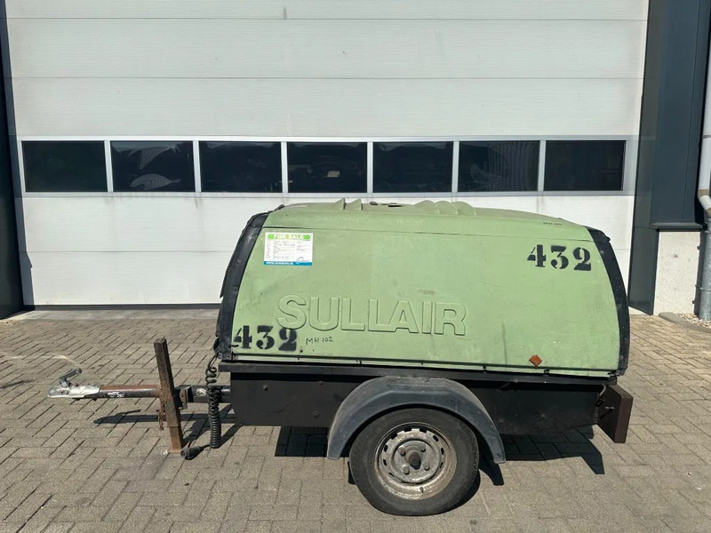 Kubota V2203 Sullair K65 Mobiele Diesel Compressor 3.7 m3 / min 30 kW 7 Bar - Compressor de ar: foto 1 Kubota V2203 Sullair K65 Mobiele Diesel Compressor 3.7 m3 / min 30 kW 7 Bar - Compressor de ar: foto 1